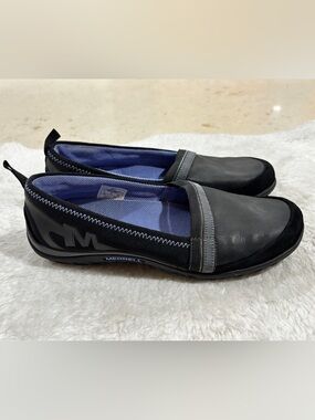 Merrell Women's Black Slip-On Flats with Blue Lining